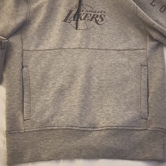 Los Angeles Lakers Hoodie - Picture 4 of 4